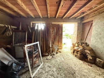 Ancien corps de ferme avec vue sur 5 156 m²