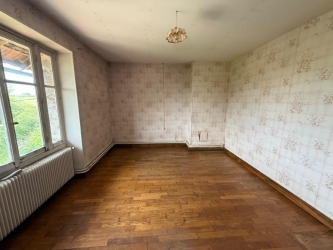 Ancien corps de ferme avec vue sur 5 156 m²