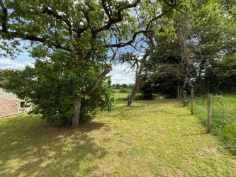 Ancien corps de ferme avec vue sur 5 156 m²