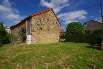 Ancienne fermette en village avec jardin