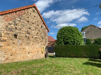 Ancienne fermette en village avec jardin