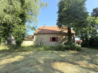 Ancienne grange réhabilitée en habitation AUXOIS