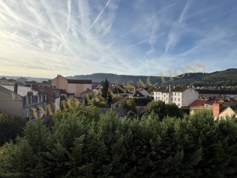 AUTUN Centre ville appartement avec terrasse