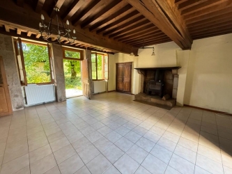 BEL ENSEMBLE IMMOBILIER DANS LE PARC DU MORVAN