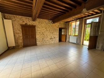 BEL ENSEMBLE IMMOBILIER DANS LE PARC DU MORVAN