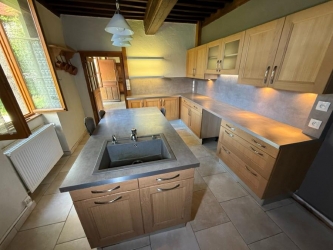 BEL ENSEMBLE IMMOBILIER DANS LE PARC DU MORVAN
