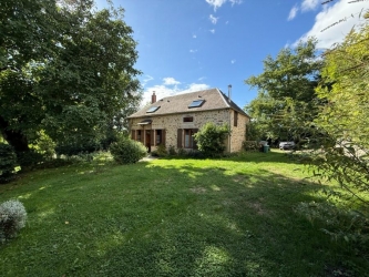 BEL ENSEMBLE IMMOBILIER DANS LE PARC DU MORVAN