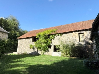 BEL ENSEMBLE IMMOBILIER DANS LE PARC DU MORVAN