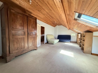 Charmante maison ancienne sans vis-à-vis sur près de 5 000 m