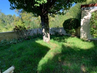 Charmante maison nichée dans un écrin de verdure