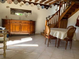 Charmante maison nichée dans un écrin de verdure