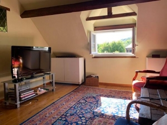 Charmante maison nichée dans un écrin de verdure