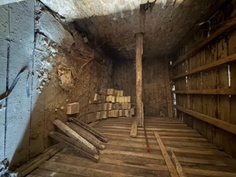 DANS UN VILLAGE DU MORVAN MAISON ANCIENNE