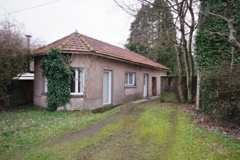 GRANDE MAISON ANCIENNE A RENOVER SUR PLUS D'UN HA