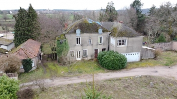 GRANDE MAISON ANCIENNE A RENOVER SUR PLUS D'UN HA