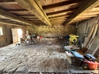 Maison ancienne avec dépendances proche Lac des Settons
