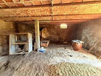 Maison ancienne avec dépendances proche Lac des Settons
