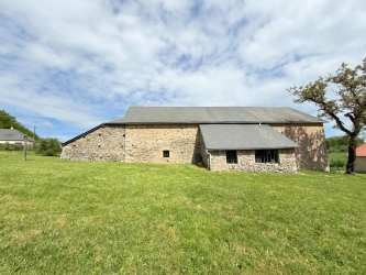 Maison ancienne avec dépendances proche Lac des Settons