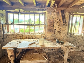 Maison ancienne avec dépendances proche Lac des Settons