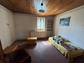 Maison ancienne avec dépendances proche Lac des Settons