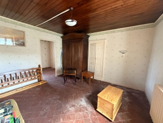 Maison ancienne avec dépendances proche Lac des Settons