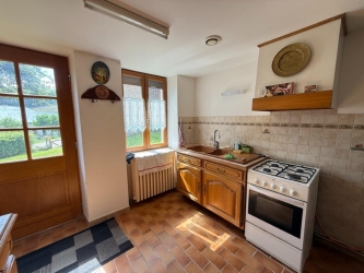 Maison ancienne avec dépendances proche Lac des Settons
