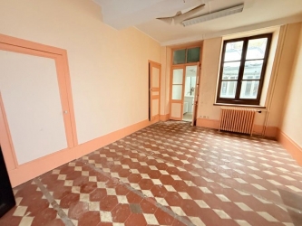 Immeuble à usage commercial et d'habitation centre-ville