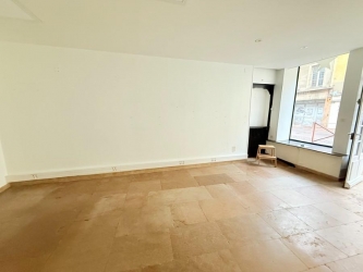 Immeuble à usage commercial et d'habitation centre-ville