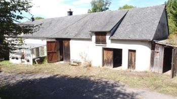 LONGERE A RESTAURER DANS LE PARC DU MORVAN