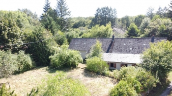 LONGERE A RESTAURER DANS LE PARC DU MORVAN