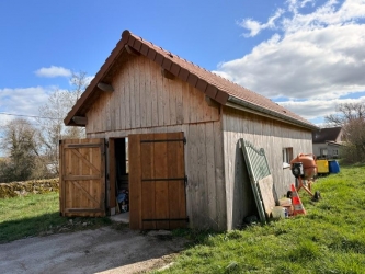 Maison à SAULIEU avec terrain et garage