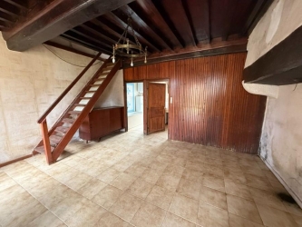 Maison ancienne avec dépendances et  jardin de 1518 m²