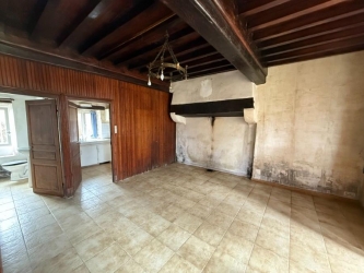 Maison ancienne avec dépendances et  jardin de 1518 m²