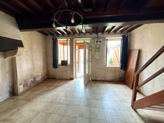 Maison ancienne avec dépendances et  jardin de 1518 m²
