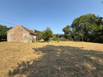 Maison ancienne avec dépendances et  jardin de 1518 m²