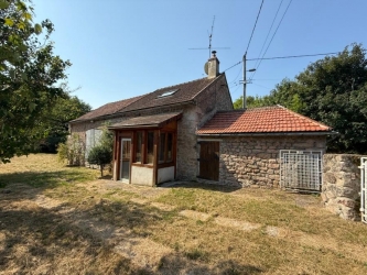 Maison ancienne avec dépendances et  jardin de 1518 m²