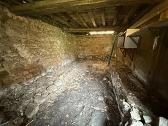 Maison ancienne avec dépendances et  jardin de 1518 m²