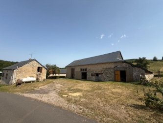 Maison ancienne avec dépendances proche Lac des Settons