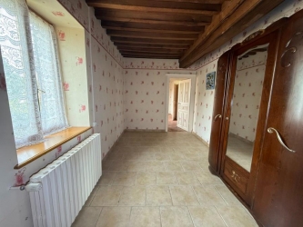 Maison ancienne avec dépendances proche Lac des Settons