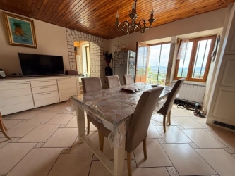 Maison ancienne avec vue exceptionnelle sur l'Auxois