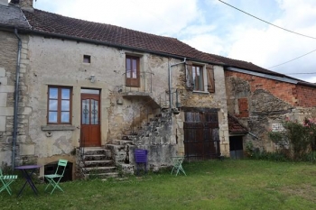 Maison ancienne  habitable de suite de village