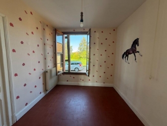 Maison ancienne indépendante et dépendances