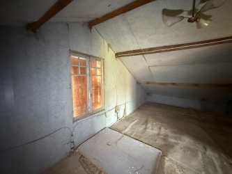Maison ancienne indépendante et dépendances