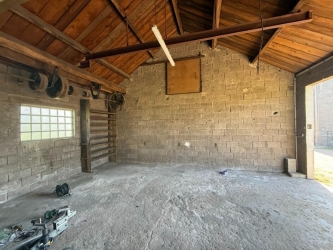 Maison ancienne indépendante et dépendances