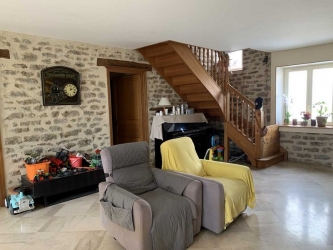 Maison ancienne sur GUILLON