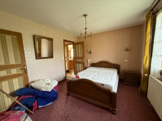 MAISON D'HABITATION de 1984 de 136 m² HABITABLES-2 DEPENDANC