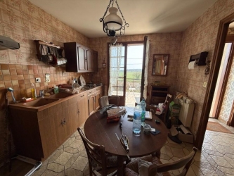 MAISON D'HABITATION de 1984 de 136 m² HABITABLES-2 DEPENDANC