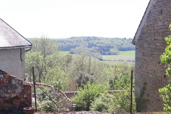 Maison de Charme A 15 mn d'Avallon dans un cadre verdoyant