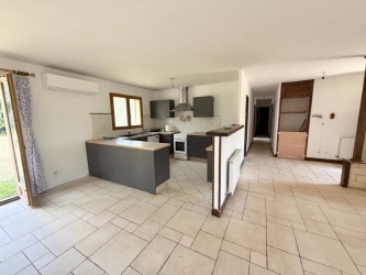 Maison de plain pied sur plus de 4500 m² de terrain