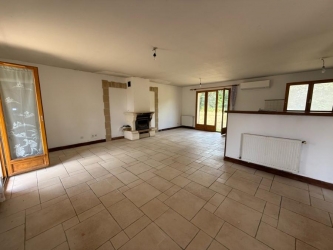 Maison de plain pied sur plus de 4500 m² de terrain